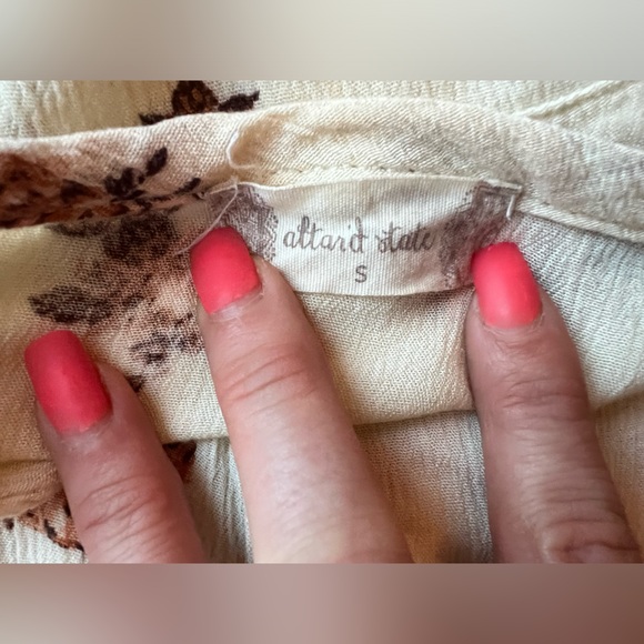 Altar’d State Squirrels and Flowers Blouse - Picture 8 of 12